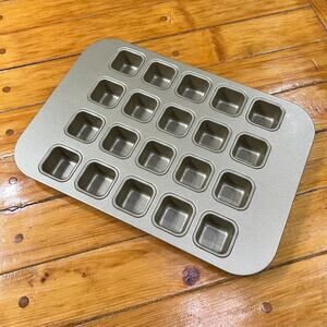 Williams Sonoma Goldtouch Mini Brownie Bite Pan 20 Square Cup Nonstick Baking